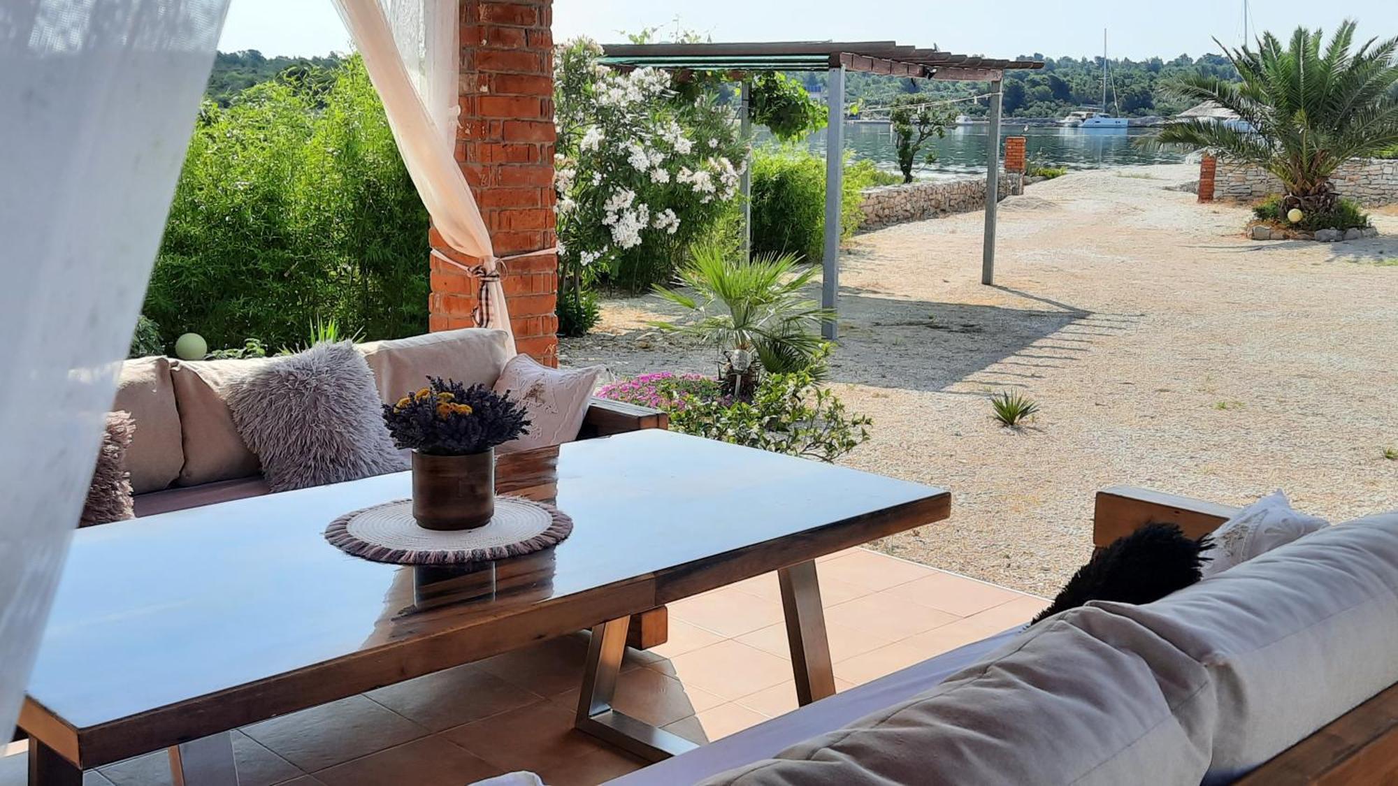 Beach House Marina Grande Betina  Buitenkant foto