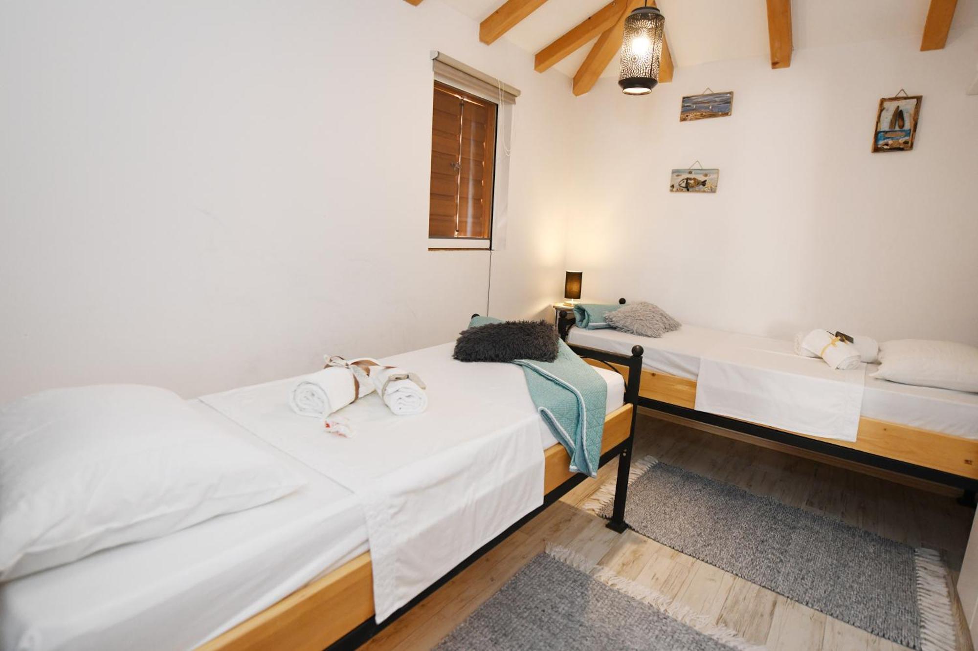 Beach House Marina Grande Betina  Buitenkant foto