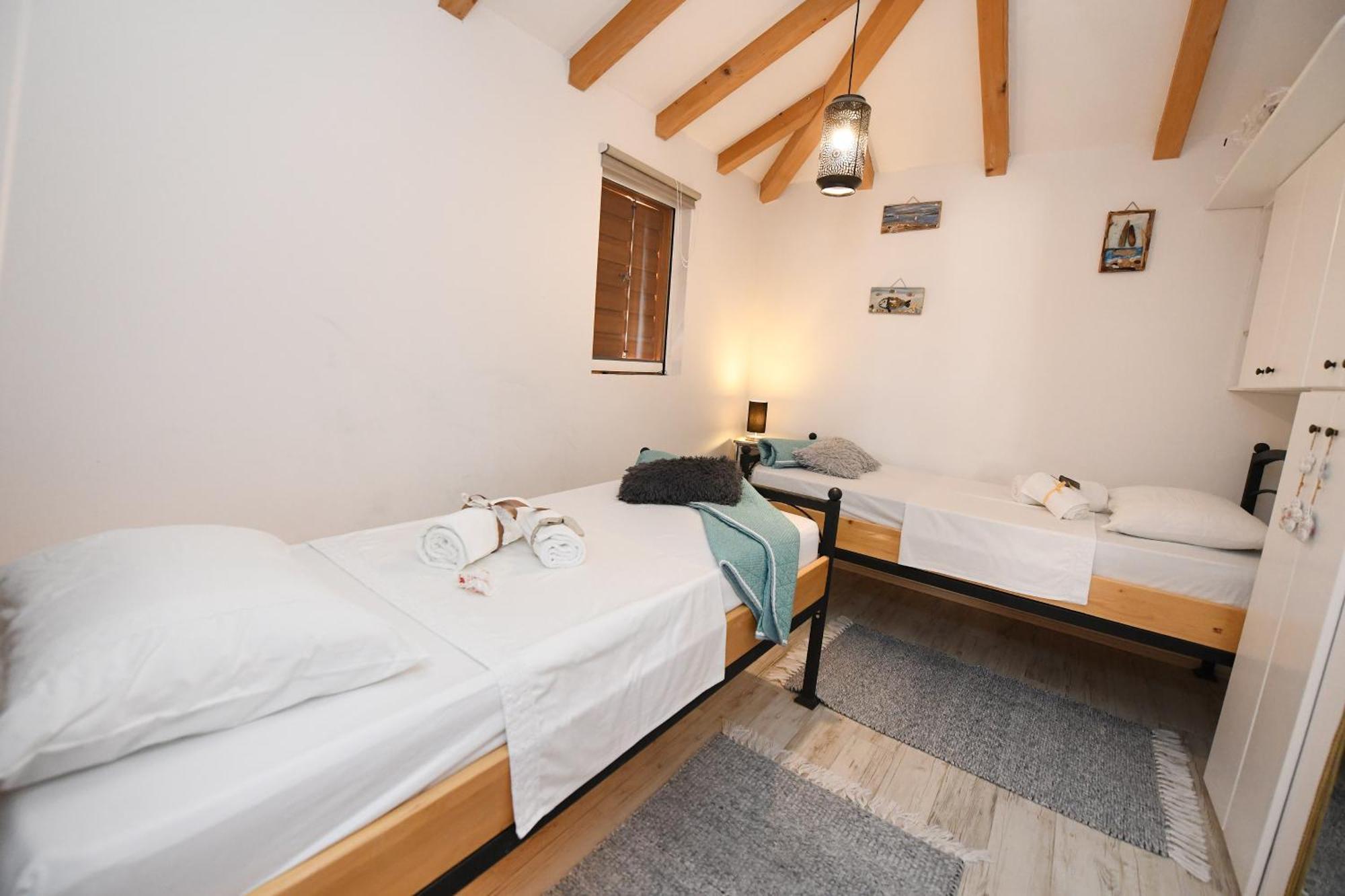 Beach House Marina Grande Betina  Buitenkant foto