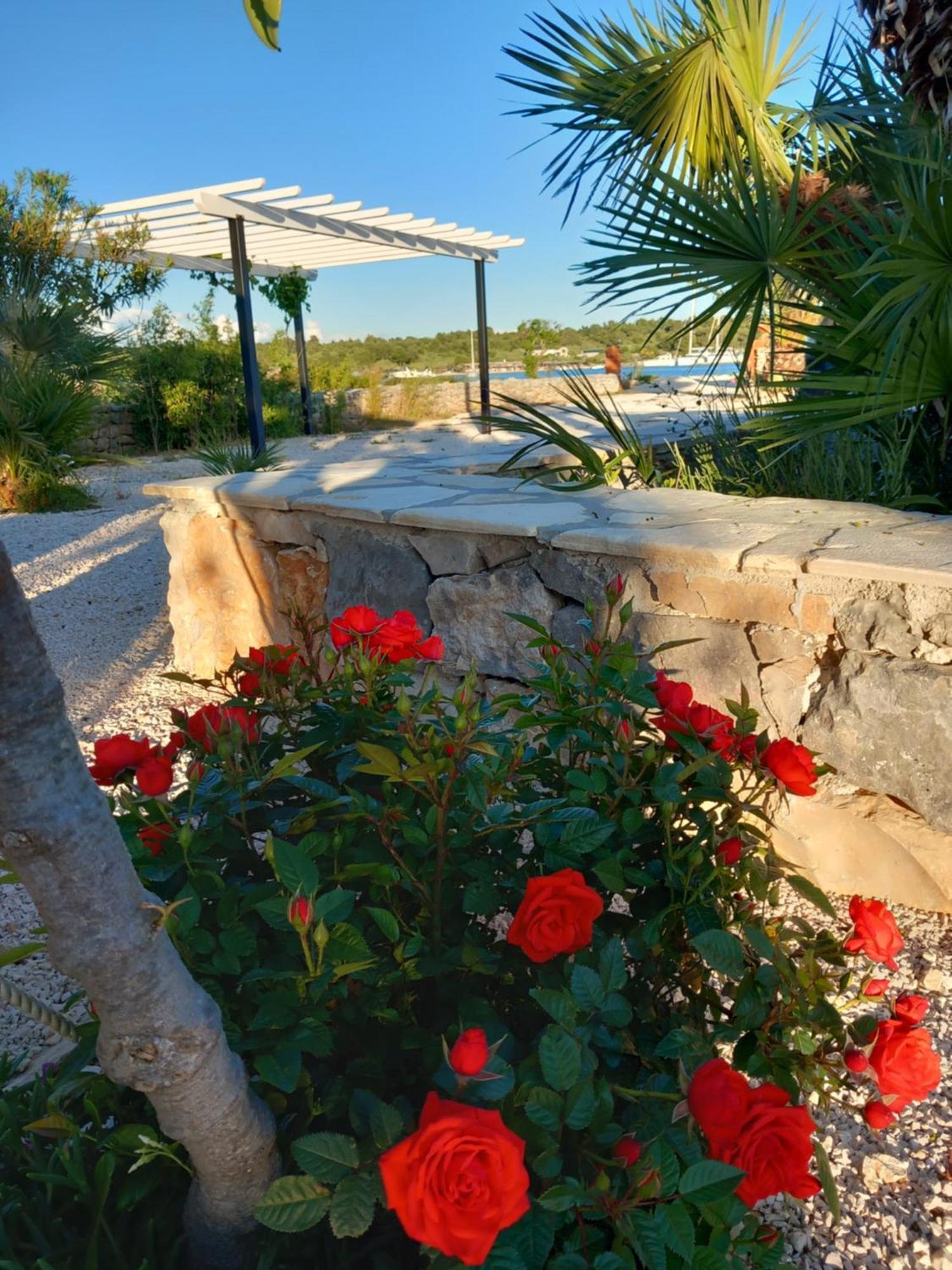 Beach House Marina Grande Betina  Buitenkant foto