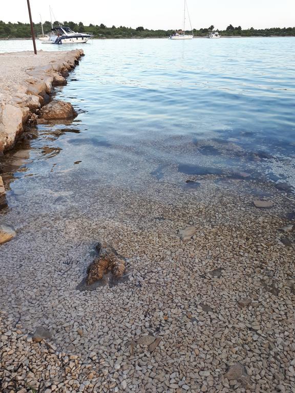 Beach House Marina Grande Betina  Buitenkant foto